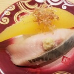 回転寿し トリトン - ニシン・数の子親子にぎり。