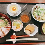 味処 真 - 海鮮丼定食　¥1,300  ご飯少なめ　茶碗蒸しはあとから