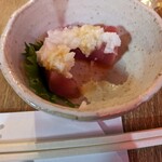 酒場かんかん - お通しの山かけマグロ