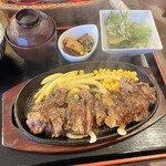 ステーキ&ハンバーグ 前田亭 - 料理写真: