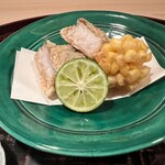 四ッ谷 みね村 - とうもろこしのかき揚げ　太刀魚の揚げ物