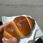 トリュフベーカリー 軽井沢店 - 白トリュフの塩パン　