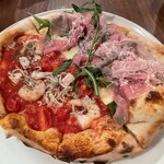 AnimA osteria e pizzeria - ピザ メタメタ