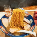 天鳳 - このバリバリ麺がたまらない。