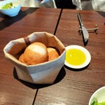 トラットリアプレッツァ - パンも焼き立て