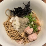 いかれたヌードル フィッシュトンズ - 和え玉