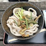 鈴や - 冷やし山菜うどん