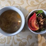 キッチンSHU LaBo - セットスープとサラダです。