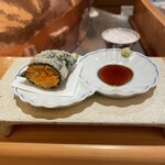 たきや - ウニを海苔で巻いてあげたもの。