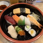 笹寿司 - やまぶき寿司(1,001円)