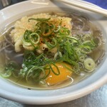 立喰うどん・そば　大和庵 - かき揚げそば＠400円に＠50円UPで卵付き