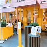 フェンディ カフェ バイ アニヴェルセル - 