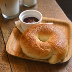 SUKE6 DINER - Bagel, JPY 270 (Tax Included) + Homemade Jam (Mixed Berry), JPY 150 (Tax Included)