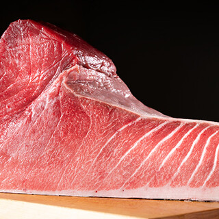 旬を迎えた食材と職人の技が織りなす「厳選お任せコース」