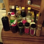 バルバコア - 調味料　前左から2番目戸村のタレ♥