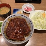 Yabaton - 味噌かつ丼ねぎのせ定食　¥1480  ネギは別皿でやってきます！