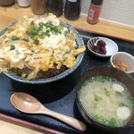 お食事処 北の屋 - かつ丼（大盛り）830円