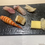 寿司と日本料理 銀座 一 - 握り5貫