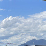 JiProign - 玄関開けたら初夏の空に筑波山