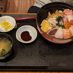 Sandaime Amimotou Osensuisan - ちょっと贅沢！海鮮丼♪