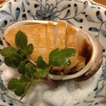 すしやのたい悟 - 房州白浜産の活け「とこぶし」