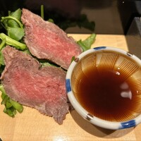 割烹 春 - 「瀬戸山麓牛(モモ肉使用)のローストビーフと、山葵菜のサラダ仕立て」