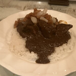 キュイボンヌ - チキンカレー、福神漬け＆らっきょう半々盛り