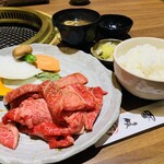 Maru aki - 平日限定の飛騨牛焼き肉御膳2180円。飛騨牛150gとたっぷり。