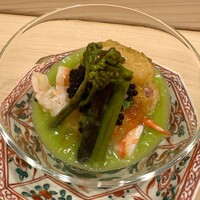 はらまさ - グリーンアスパラガス　スリ流し　ホタテ　車海老　蕨　酢橘のジュレ　キャビア