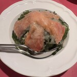 南欧料理　アンジュ - スモークサーモンの海草サラダ