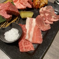 近江うし焼肉 にくTATSU 日本橋室町店 - 