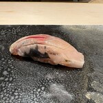 くろ﨑 - アジ(酢じめ)【握り】