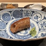 くろ﨑 - マグロの漬け焼き(砂ズリ)