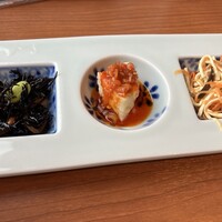 北京ダック専門店 銀座芳亭 - 前菜3種