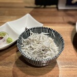 酒肴場 屯 - 釜揚げしらす