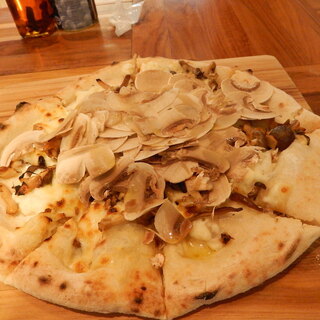 口コミ一覧 : It's a PIZZA （イッツアピッツア） - 栗平/ピザ [食べログ]