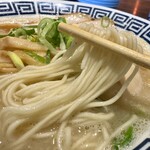 久留米ラーメン清陽軒 - 低加水細ストレートの自家製麺