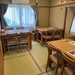 豊受自然農 健康食生活 - 2階は4人テーブルが3卓ございます。