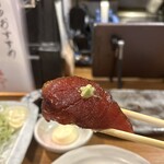 立ち寿司 まぐろ一徹 - 漬けリフト