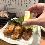 立ち寿司 まぐろ一徹 - レモンかけるよ〜