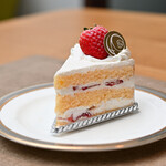 ATELIER KOHTA Kagurazaka Ten - Short Cake, JPY 680 (Tax Included) │ Visit around 11:44 on a weekday