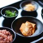 豊受自然農 健康食生活 - 豊受健康御膳【二の膳】豊受厚揚げ豆腐のピリ辛みそだれ