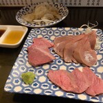 もつ焼き てしまや - 料理写真:肉刺し三種盛り 600円