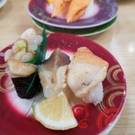 回転寿しトリトン - 料理写真: