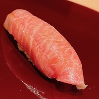 鮨 あお - 霜降りです。真冬の旬マグロに匹敵する味わい