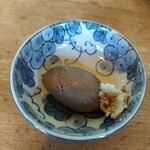 そばや 一秀 - 食前に山わさびが添えられたそばがき