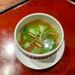 一碗水 - 干貝柱と新にんにくの蒸しスープ