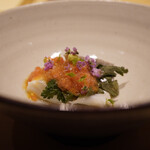 温石 - エボダイの優しい甘みにフィットさせるようにトマト出汁を効かせた存在感。 それぞれの食材がぶつかり合うことなく見事なまでに調和され、咀嚼は抵抗なく一つの味にしていく。 素晴らしいバランス感！