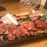 焼肉 伐折羅 - 写真は2人前です