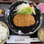 Tenjin ya - 2024/05/29
      とんかつ定食 大盛 649円+108円